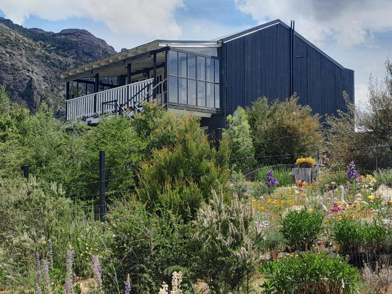 Сasa de vacaciones Casa A Estrenar Con Vistas Panoramicas A La Montana Y Quincho Con Parrilla Techada